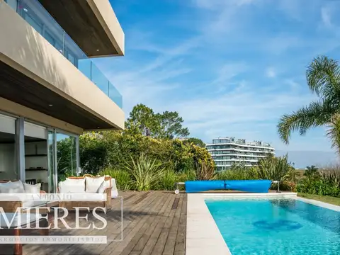 Casa 5 ambientes con 3 baños