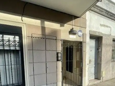 EXCEL 2 AMB Y ESCRIT CON PATIO LAVADERO Y TERRAZA PROPIA 94 MTS TOT EXP 65.000 IMPECABLE