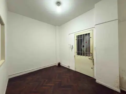 VENTA 2 AMB - TIPO OFICINA, A RECICLAR - BALVANERA