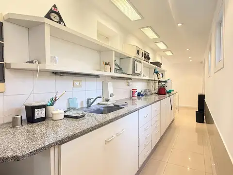 Oficinas ideales para CONSULTORIOS a pasos de GUEMES
