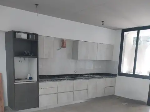 Depto Tipo Casa 4 ambientes con 3 baños