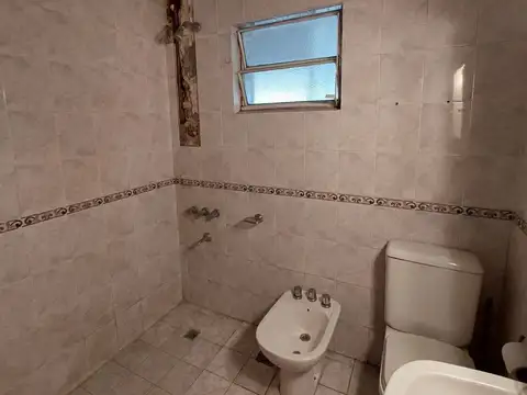 Casa - Venta - Argentina, Morón - mendeville 2242