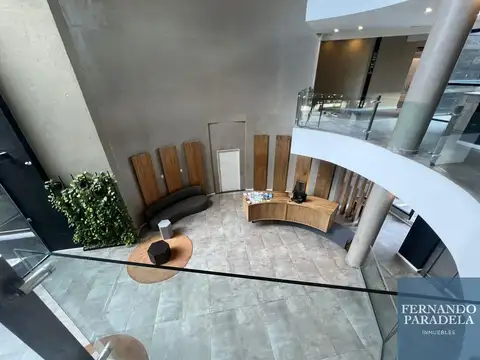 Oficina en Alquiler con 1 cochera