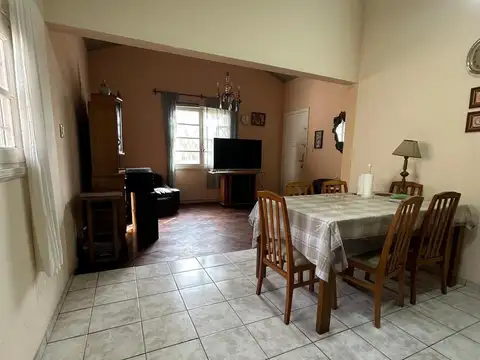 Casa 5 ambientes con 1 baño