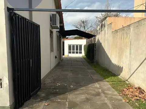 28 Este