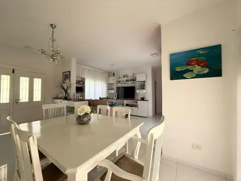 Av. del Parque al 5500 - Pilar