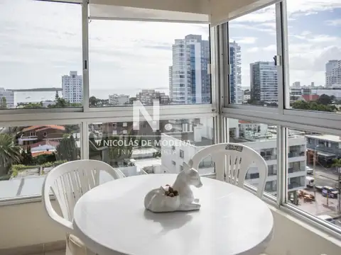 Vende apartamento de 2 dormitorios en Brava Punta del Este