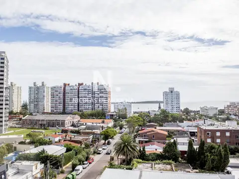 Vende apartamento de 2 dormitorios en Brava Punta del Este
