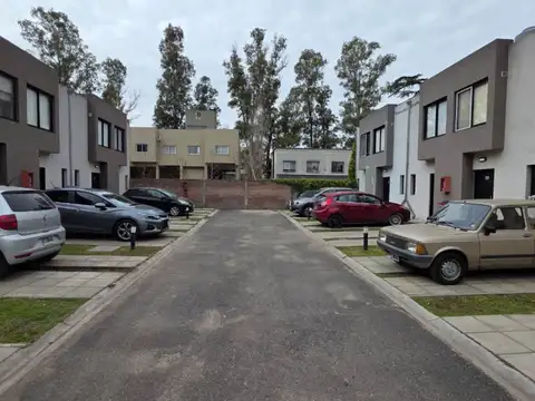 Casa en Venta en Villa Gobernador Udaondo, USD 100.000