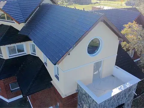 Casa 7 ambientes con 8 baños