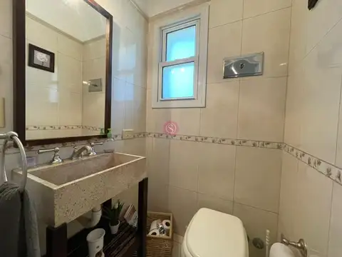 Casa 5 ambientes con 4 baños
