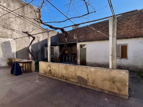 Casa 3 ambientes con 1 baño