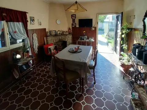 Casa 3 ambientes con 2 baños
