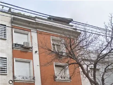 EXCELENTE DEPARTAMENTO DE 3 AMB EN PLANTA BAJA CON FONDO LIBRE 