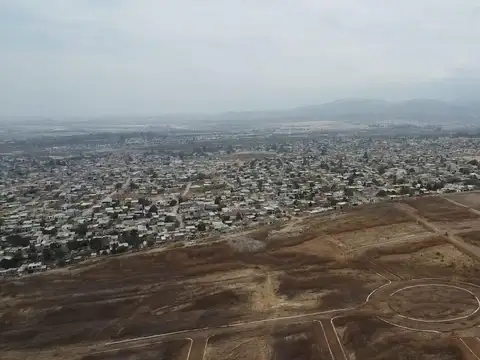 Terrenos de 400 m2 en venta. Barrio Grand Bourg. Salta