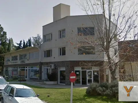 Edificio Comercial en venta - 3 niveles - oficinas baños - 1014mts2 -  Pinamar