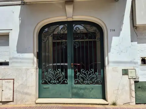 58 entre 9 y 10  al 700