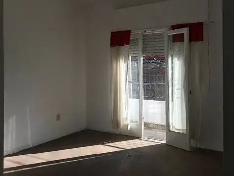 Pedernera 900, Piso 1