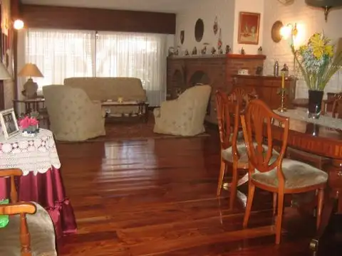 Casa 4 ambientes con 4 baños