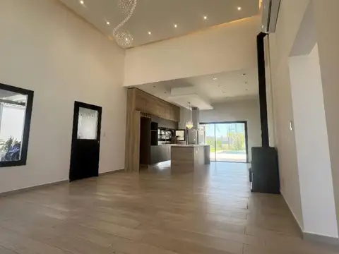Casa en Venta en Lagos De Canning, USD 320.000