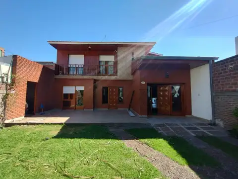 Venta. Chalet 4 ambientes.
