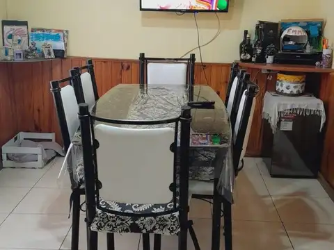 Casa 5 ambientes con 2 baños