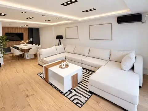 Departamento 4 ambientes a la calle c/dependencia y cochera
