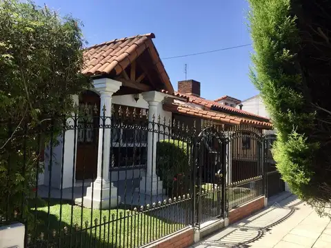 Impecable 3 dorm   2 baños   garage y jardín!!