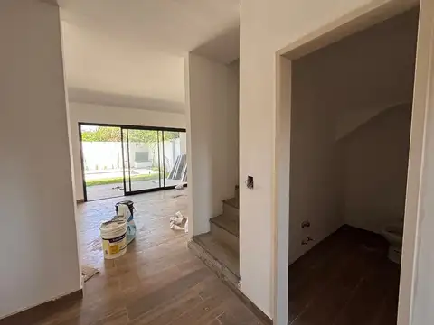 CASA DUPLEX BECCAR A ESTRENAR 4 AMB PILETA JARDIN