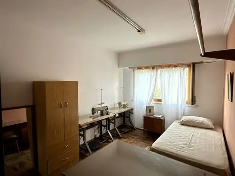 Casa de 4 amb en venta barrio El Progreso c jardín