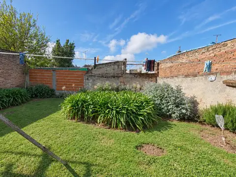 Casa 3 ambientes con 1 baño