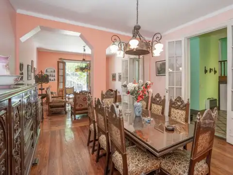 Casa 4 amb en PB c/ Cochera, Patio y Gran Quincho"