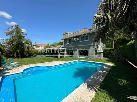 Casa 4 ambientes con 3 baños