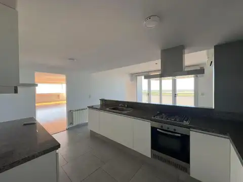 Departamento en Alquiler con 3 cocheras