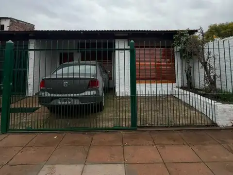 Alquiler Casa 3 Ambientes Con Cochera  Ituzaingo