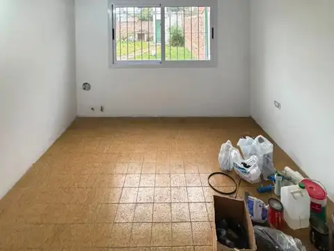 Casa 3 ambientes con 1 baño