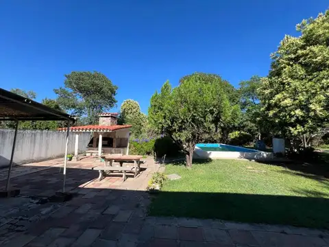 VENTA/ CASA / 2DORMITORIOS / PILETA / LEHMANN