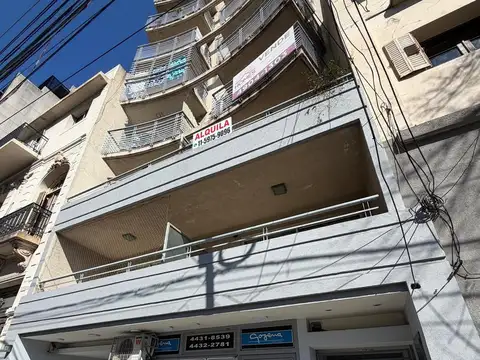VENTA - Mono Ambiente divisible con balcon, muy luminoso - Parque Chacabuco 