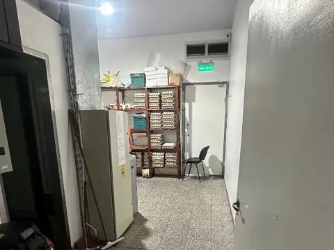 VENTA LOCAL EN LINIERS EN PLENO FOCO COMERCIAL
