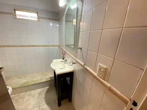 CASA EN VENTA :: PARQUE LELOIR :: 5 AMBIENTES