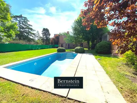 CASA EN VENTA :: PARQUE LELOIR :: 5 AMBIENTES