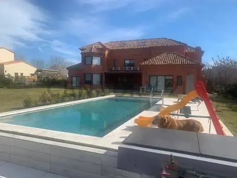 Casa en Venta de 5 dormitorios