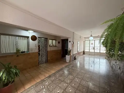 CASA DE DOS PLANTAS A LA VENTA