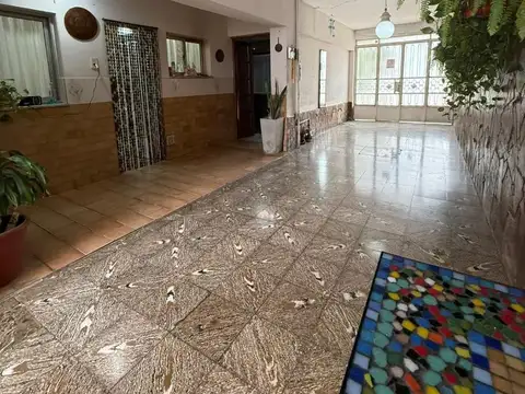 CASA DE DOS PLANTAS A LA VENTA