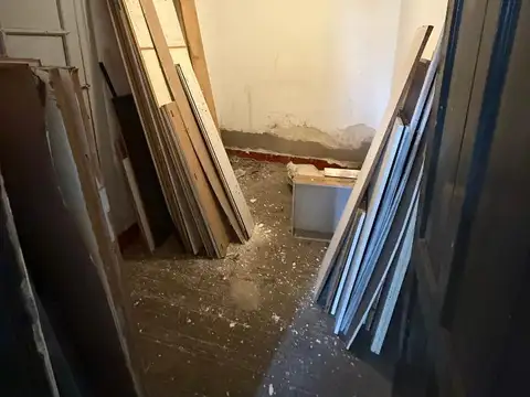 Oficina 5 ambientes con 2 baños