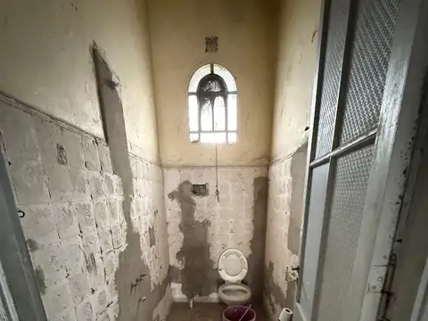 Oficina 5 ambientes con 2 baños