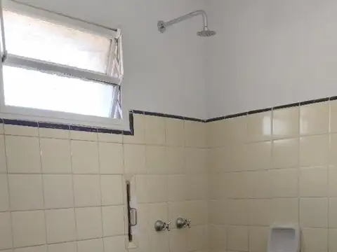 Monoambiente reciclado, divisible excelente San Lorenzo 1000