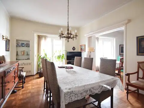 EXCELENTE PISO - 5 AMBIENTES - BALCÓN - FRENTE - EN EL CORAZÓN DE RECOLETA