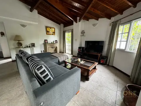 VENTA CASA 4 AMBIENTES CON TERRAZA  EN VALENTIN ALSINA