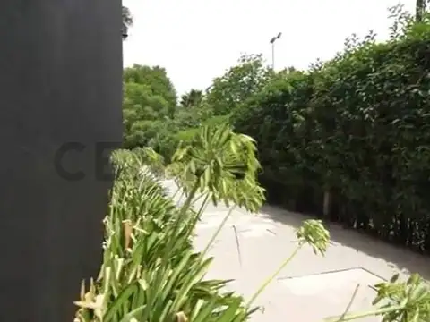 Casa 5 ambientes con 6 baños